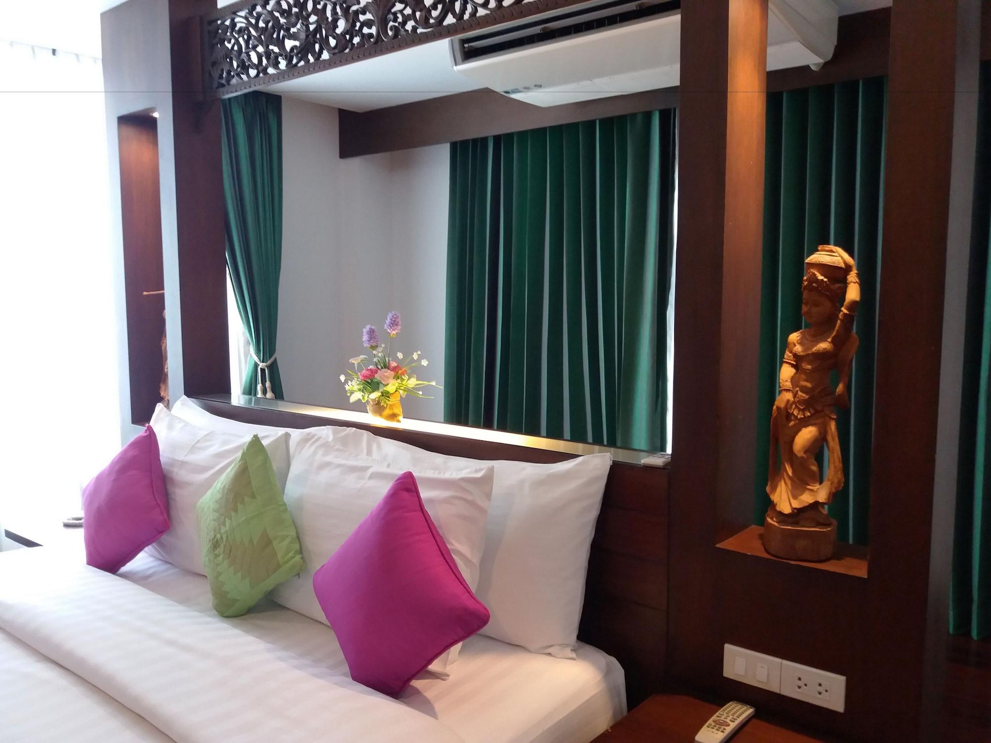 Nicha Suite Hua Hin Hotel Exterior photo
