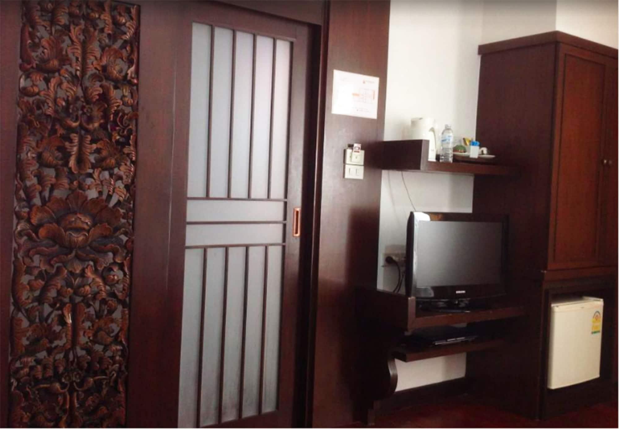 Nicha Suite Hua Hin Hotel Exterior photo