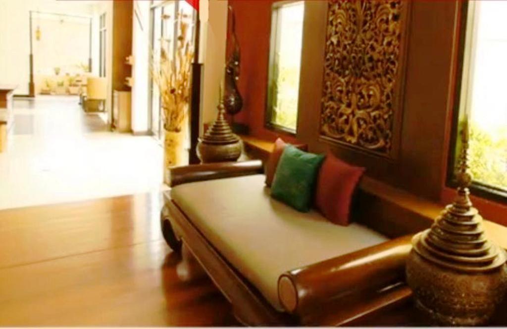 Nicha Suite Hua Hin Hotel Exterior photo