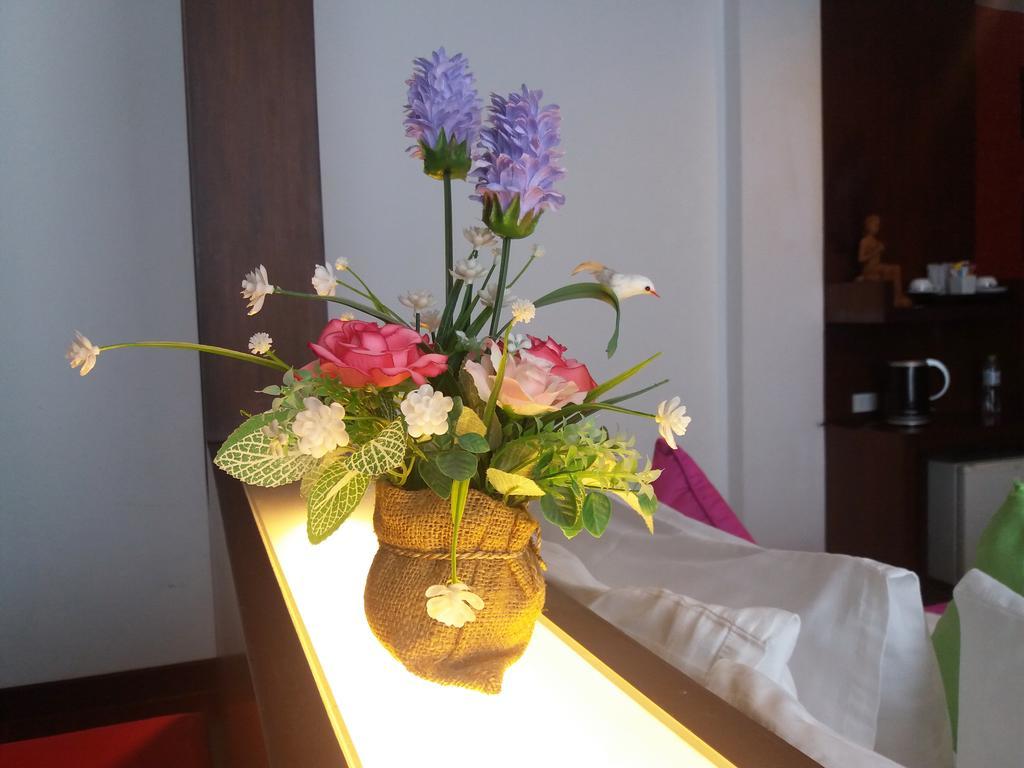 Nicha Suite Hua Hin Hotel Exterior photo